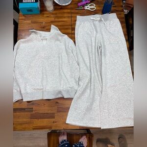 NWOT Zenana Outfitters Light Gray Set Size Large